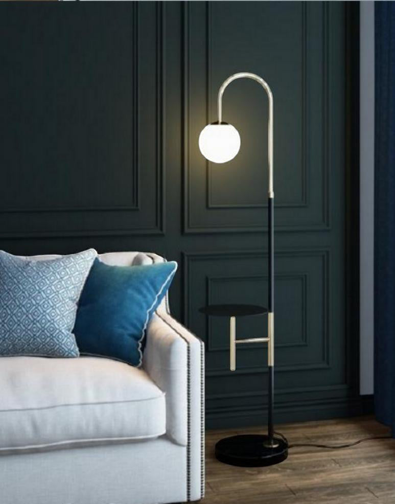 LYS Buegulvlampe med opalkule
