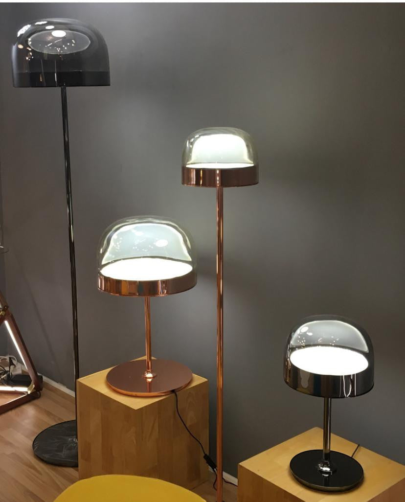 Lampe med glasskuppel – gull/grå – Lysverden
