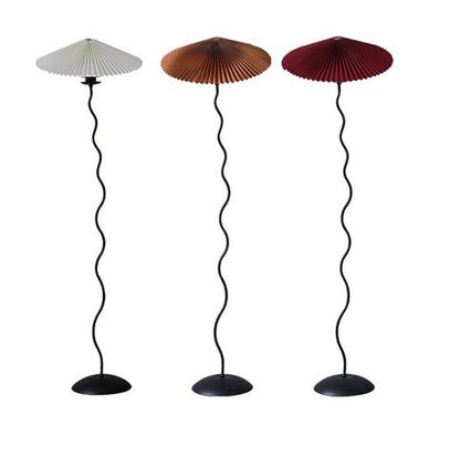 Bølgende gulvlampe med disk-skjerm – Lysverden