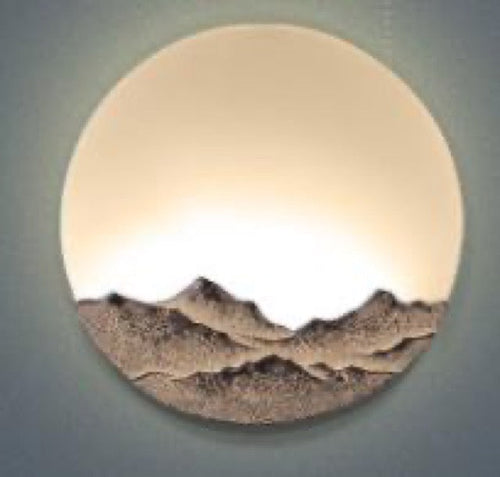 LYS Fjell vegglampe – LED måne- og fjellrelieff