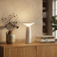 Cone touch-bordlampe – 3 fargetemperaturer, dimbar – tent i skandinavisk hjem