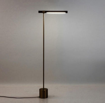 LYS Lampe i tre og messing – LED