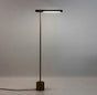 LYS Lampe i tre og messing – LED
