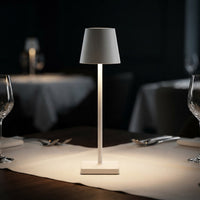 Italiensk cordless restaurantlampe – 5200 mAh 3000 k – tent på restaurantbord