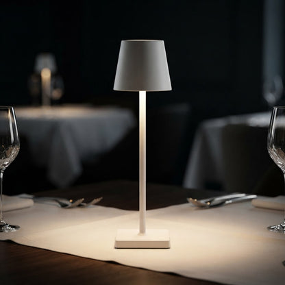 Italiensk cordless restaurantlampe – 5200 mAh 3000 k – tent på restaurantbord
