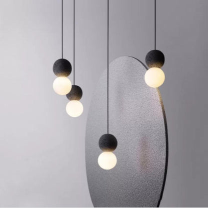 LYS Betongpendel – liten kulelampe på snor