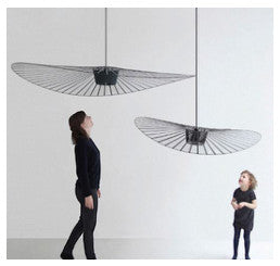 LYS Designpendel – stor flat skive i sort