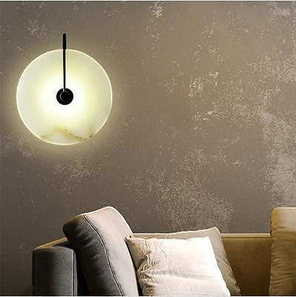 LYS Dolomitt vegglampe – minimalistisk steinskive