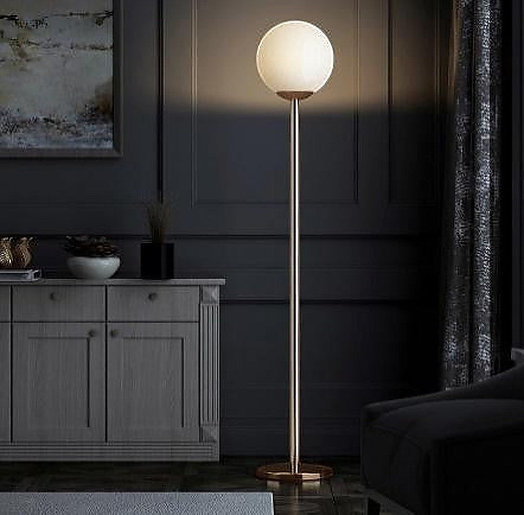 Gulvlampe med opalkule – Lysverden