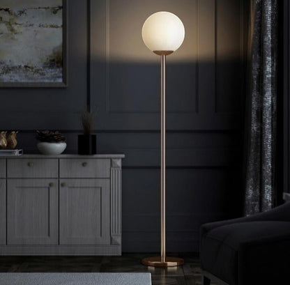 LYS Gulvlampe med opalkule