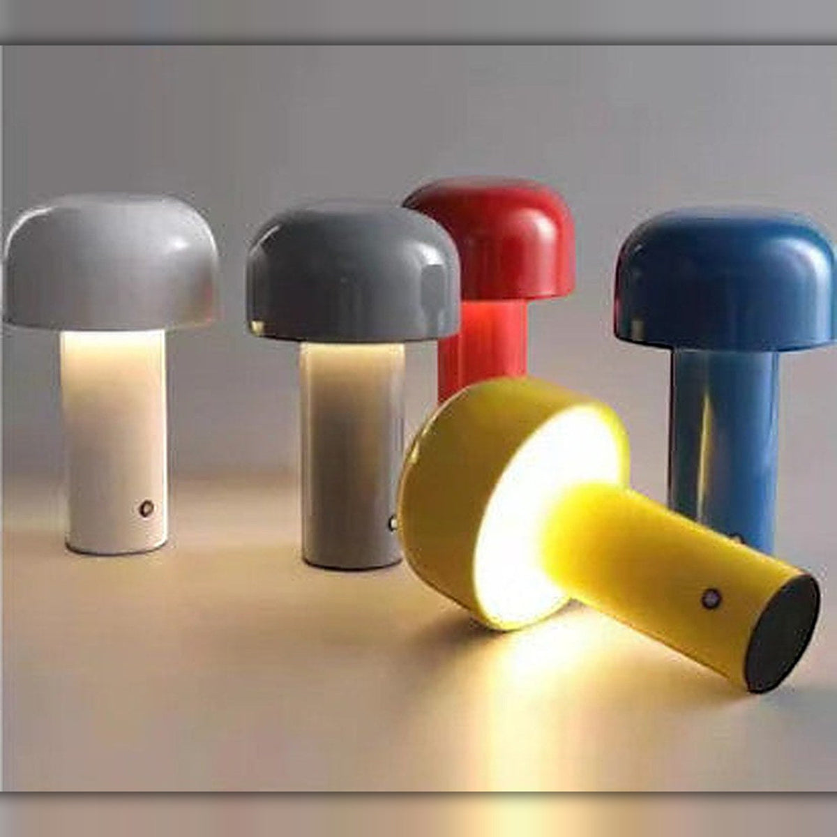 Bellhop-stil bordlampe i metall – 6 farger, 1800 mAh