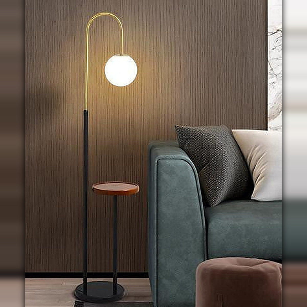 Buegulvlampe med opalkule – Lysverden