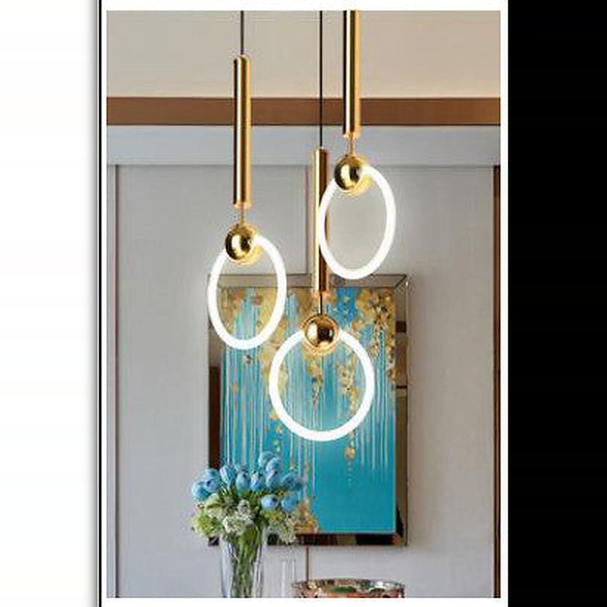 Gullfarget pendellampe med lysende LED-ring