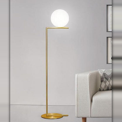 Gulvlampe med opalkule og sidebord – Lysverden