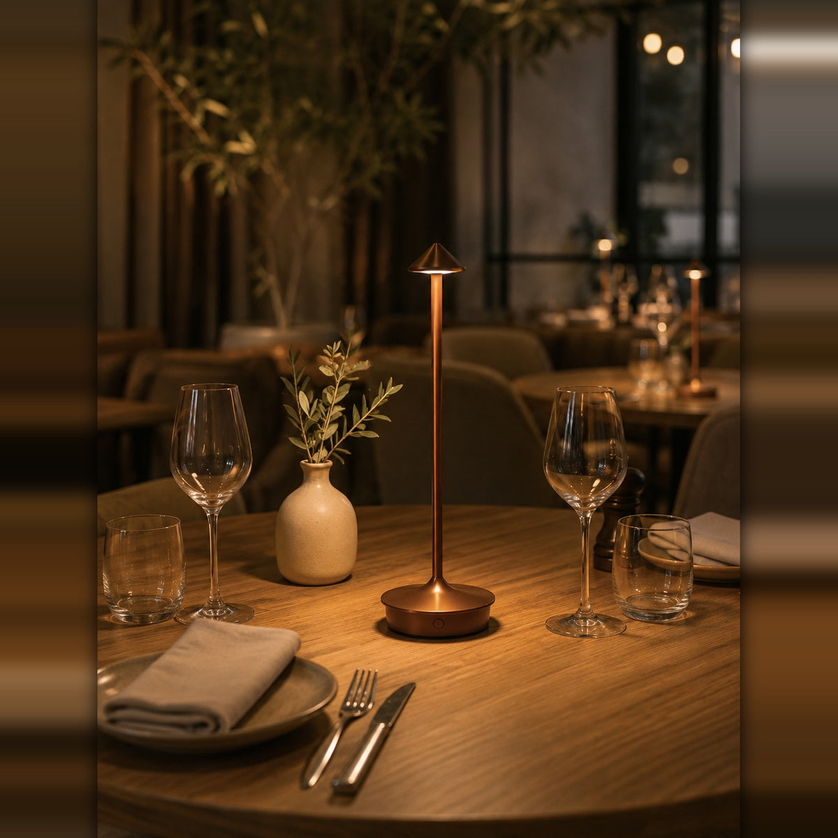 Pinnacle slank touch-bordlampe (lakkert) – 4 fargetemperaturer, Enkel lading