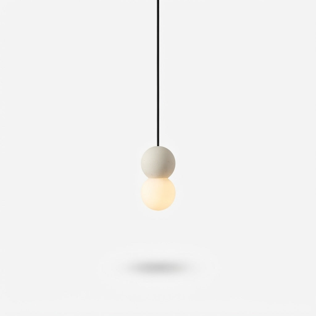 Betongpendel – liten kulelampe på snor – Hvit