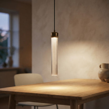 LED pendellampe – slankt akrylrør – tent i skandinavisk hjem
