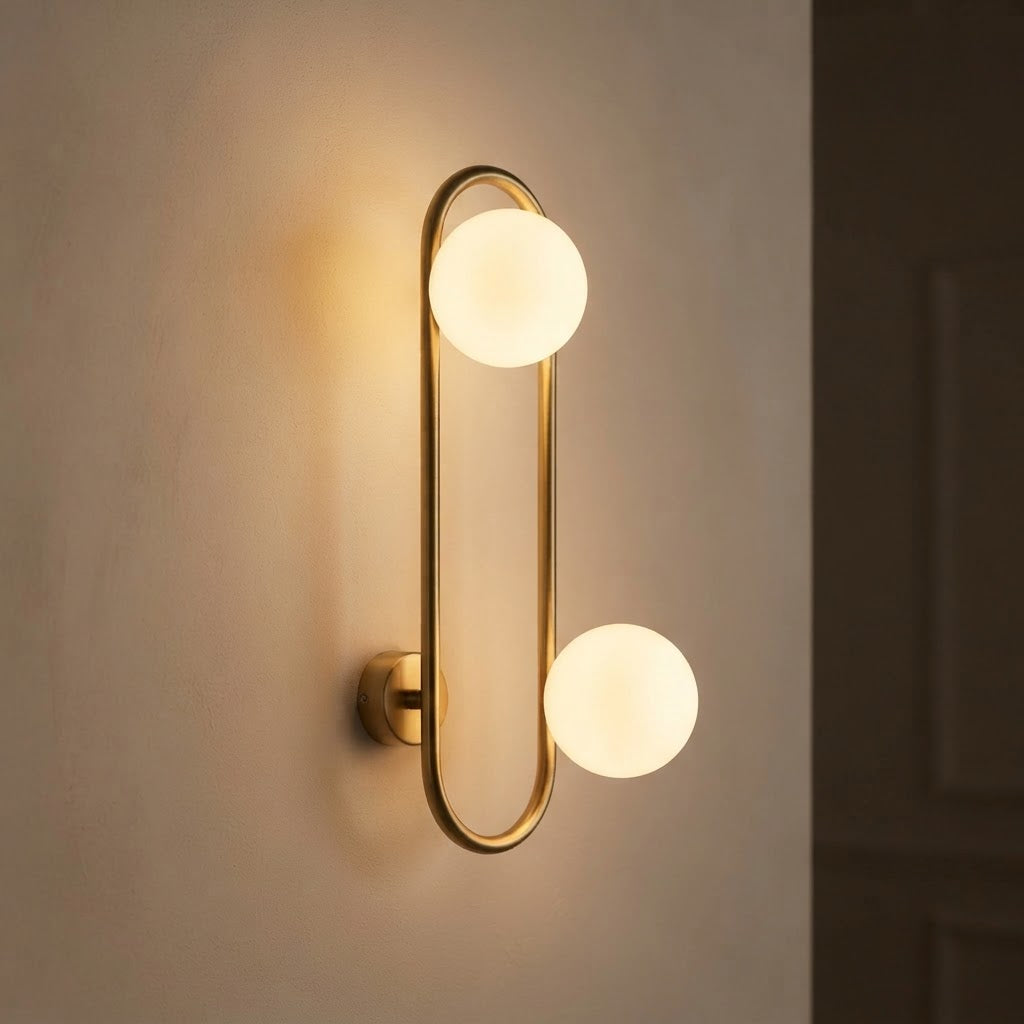 Vegglampe med glasskuler i ring – midt-century – tent på veggen