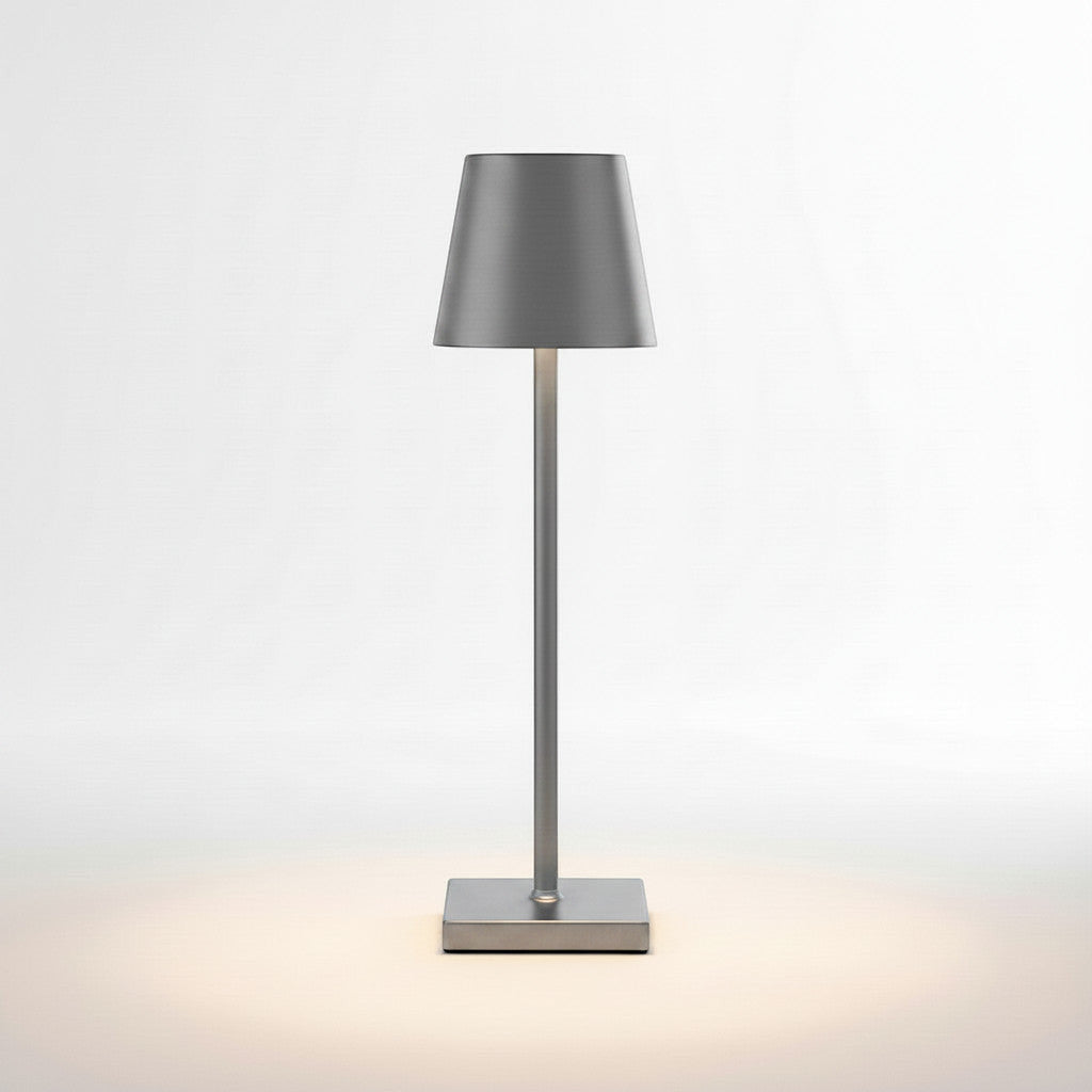 Lysverden cordless Italian profile restaurant lamp in gold aluminum with touch dimming and 3000K warm light.