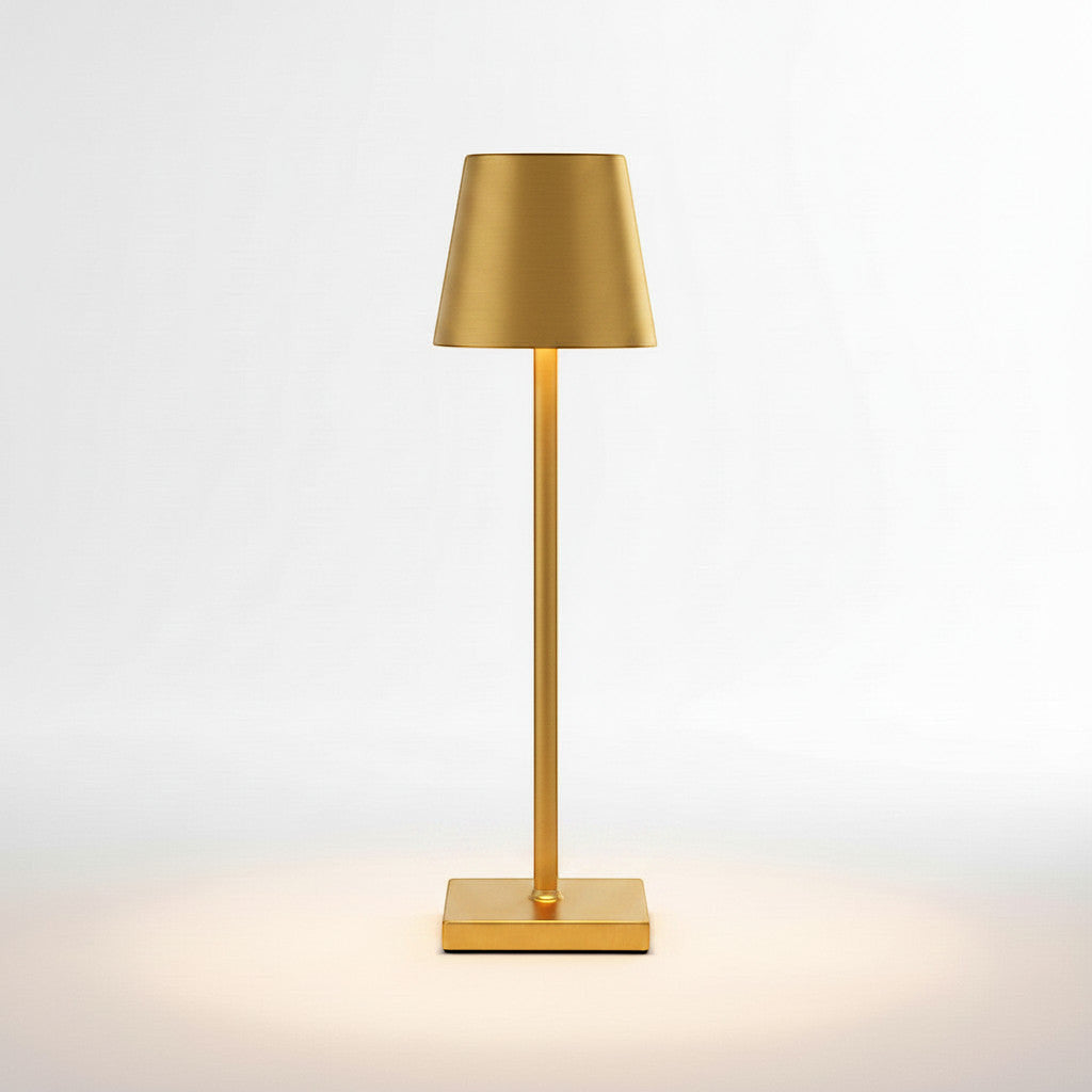 Lysverden cordless Italian profile restaurant lamp in gold aluminum with touch dimming and 3000K warm light.