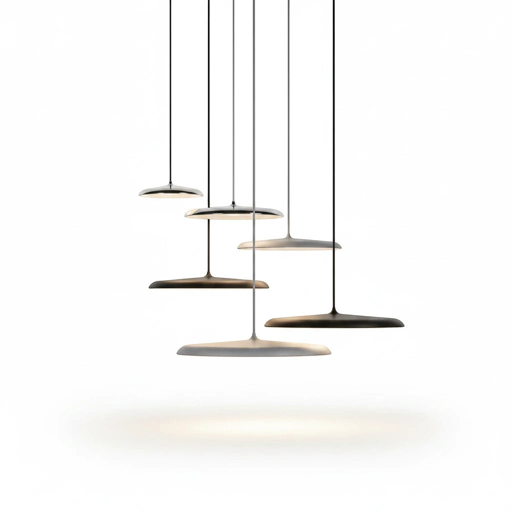 Lysverden minimalistiske flate skivependler i metall i ulike metalliske og nøytrale finisher med integrert LED