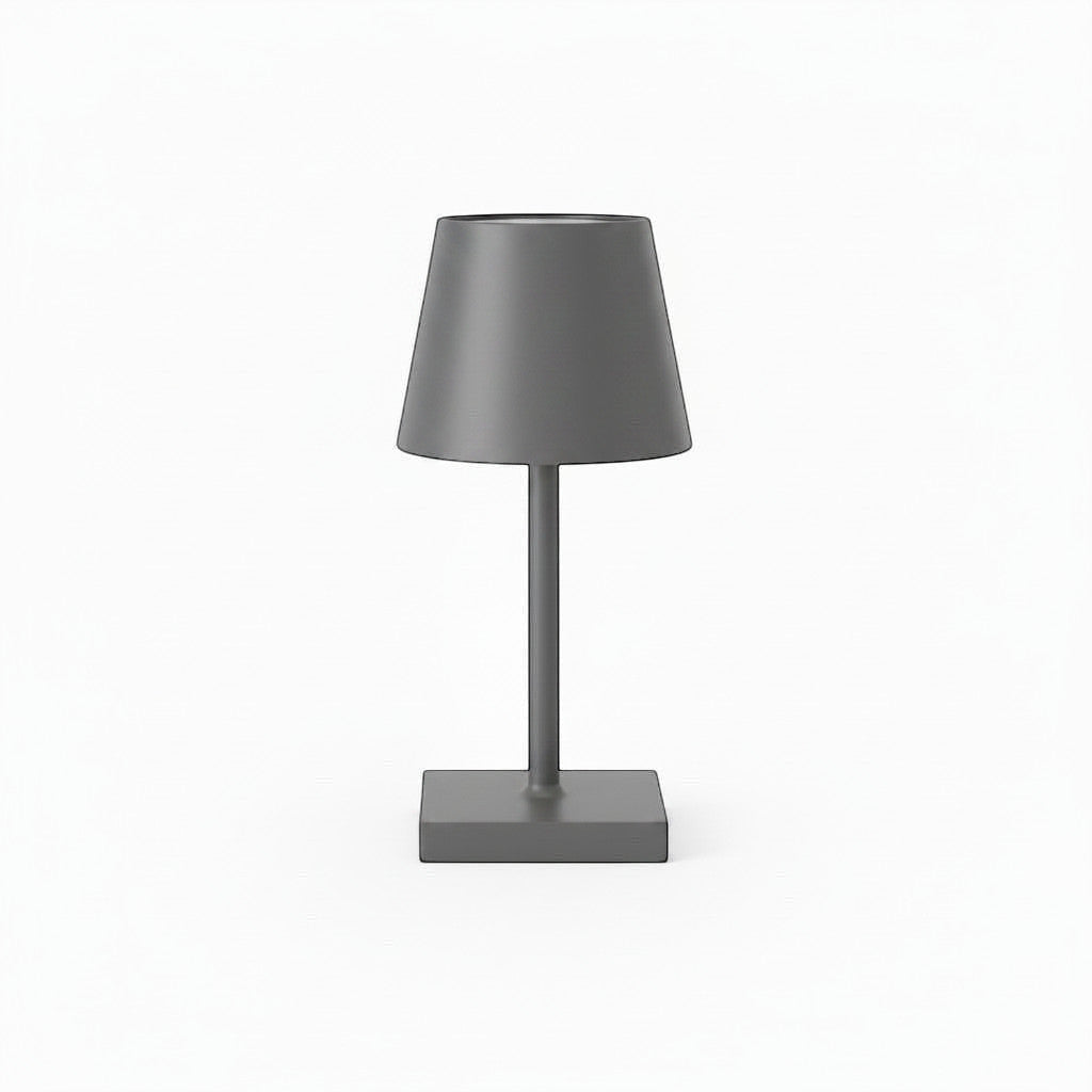 Lysverden compact Italian restaurant lamp in gold aluminum with touch dimming and 3000K warm light.