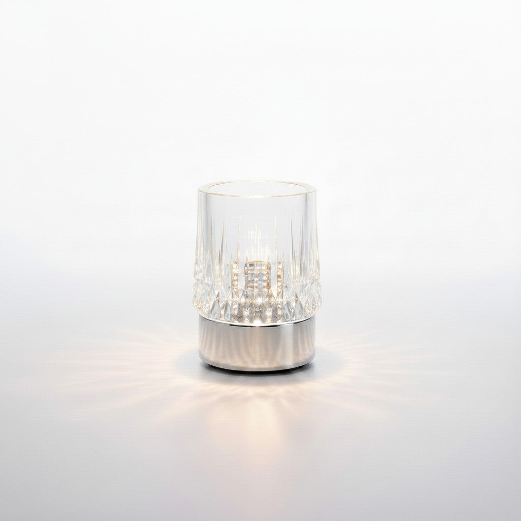 Lysverden Krystall touch-bordlampe with faceted crystal shade, metal base, 3 brightness levels, warm white light.
