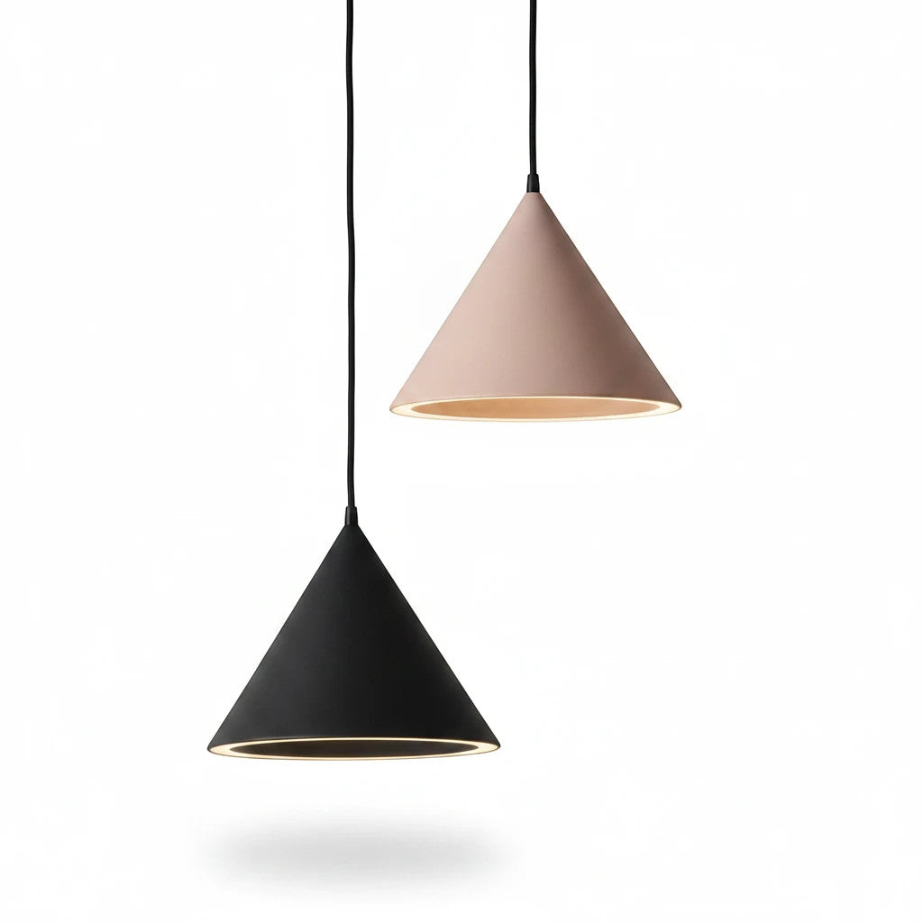 Lysverden koniske pendellamper i matt sort og rosa med minimalistisk skandinavisk design for moderne interiør.