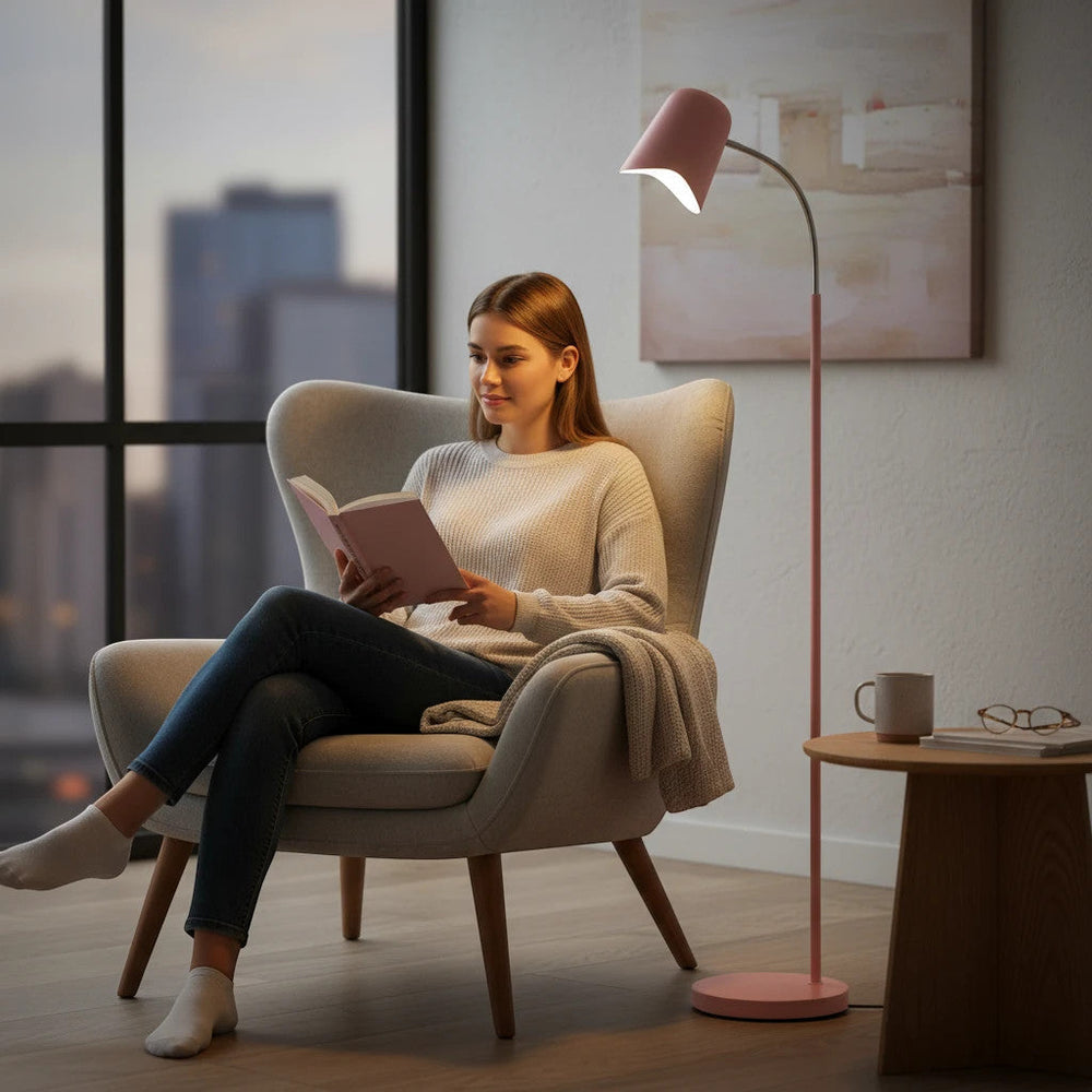 LYS Gulvlampe med vippbar kjegleskjerm