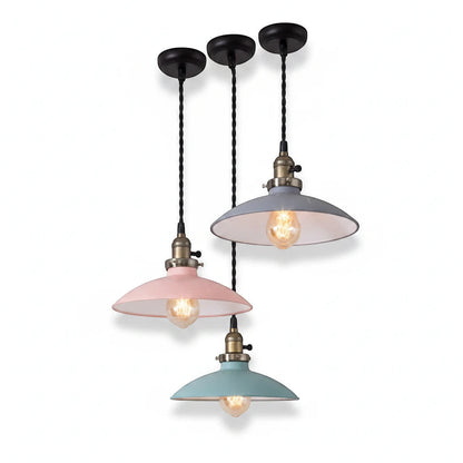 Lysverden retro metallpendler i pastellrosa, blå og grå med Edison-pærer i vintagestil og sorte ledninger