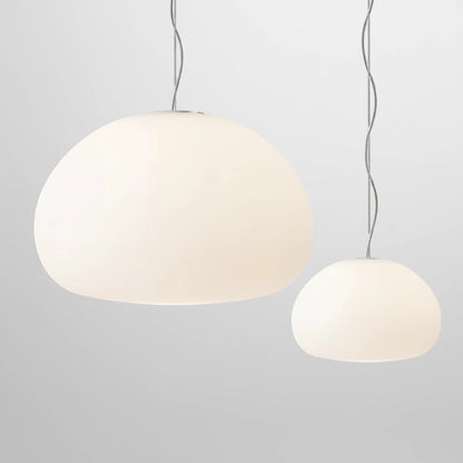 Lysverden SOPP pendant lamps in opal white glass with organic mushroom-shaped shades in two different sizes.