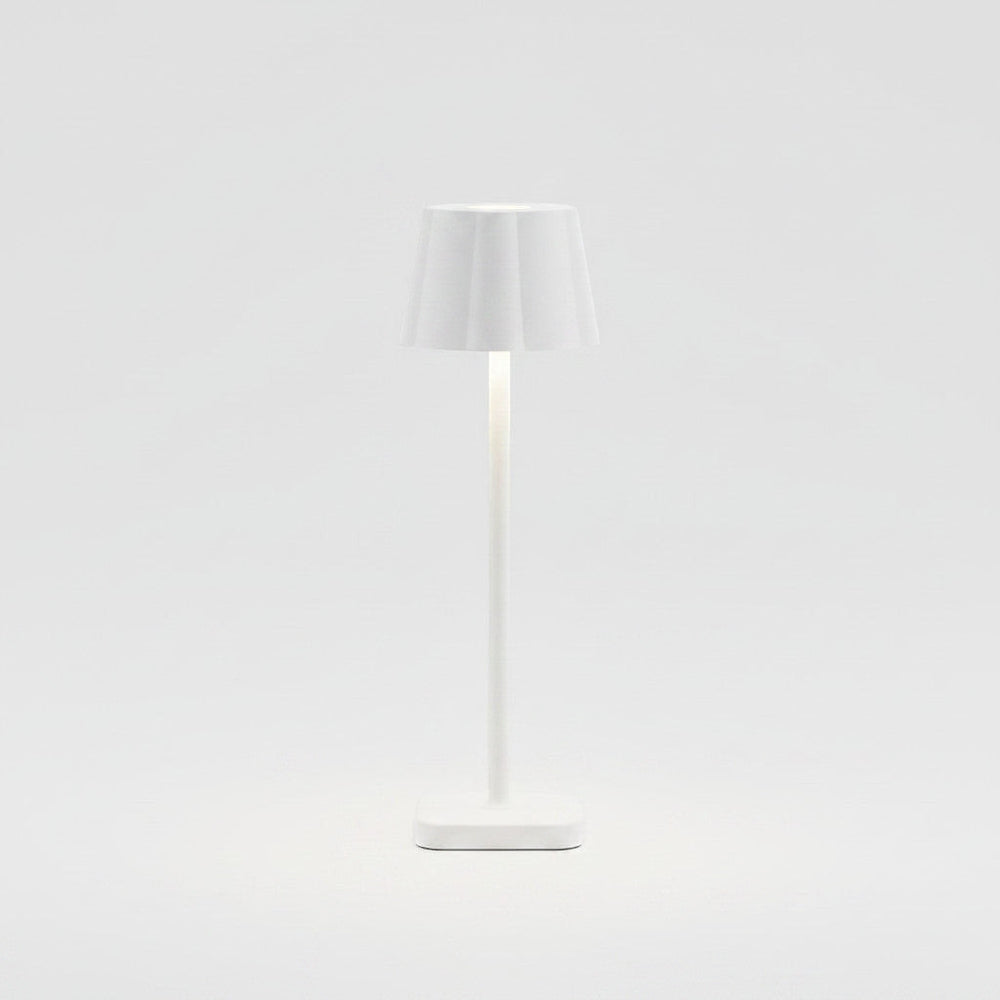 Lysverden cordless square restaurant lamp with touch dimming and 3000K warm light. Aluminum and ABS.