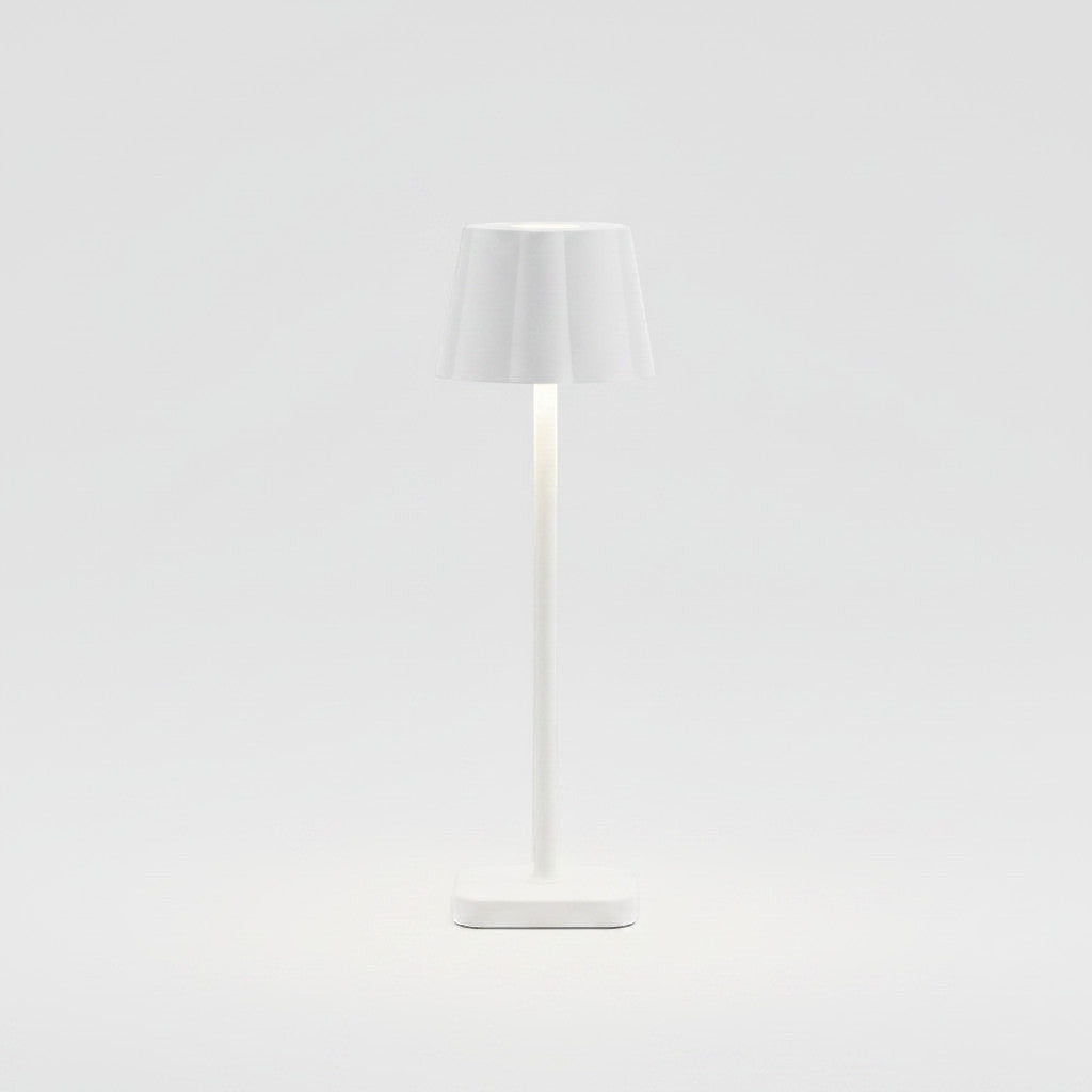 Lysverden white cordless square restaurant table lamp with dimming and 3000K warm light. Aluminum and ABS.