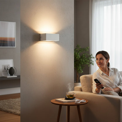 Lysverden white rectangular wall lamp with up/down lighting, remote control, and USB cable. Features radar sensor and 4400 mAh battery.