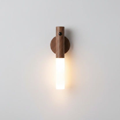 Lysverden compact wood night light with motion sensor, warm white light, magnetic base, USB charging.