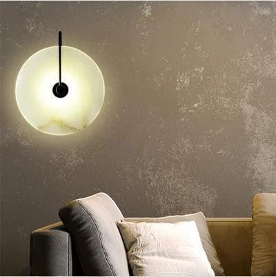 LYS Dolomitt vegglampe – minimalistisk steinskive