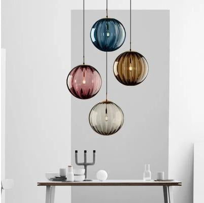 Pendellampe RIBBE i rillet glass