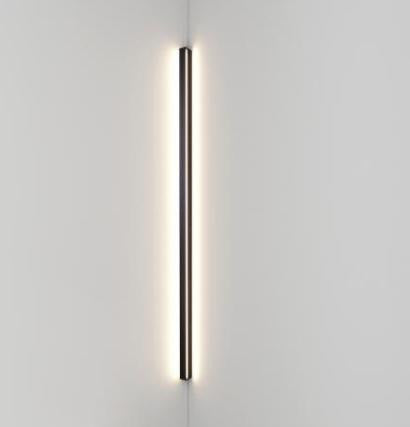 LYS Lineær LED vegglampe – lyslinje i sort