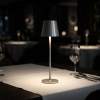 Restaurantlampe med rund base og strip-skjerm – 4 fargetemperaturer, Enkel lading – tent på restaurantbord