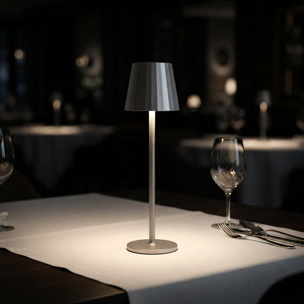 Restaurantlampe med rund base og strip-skjerm – 4 fargetemperaturer, Enkel lading – tent på restaurantbord