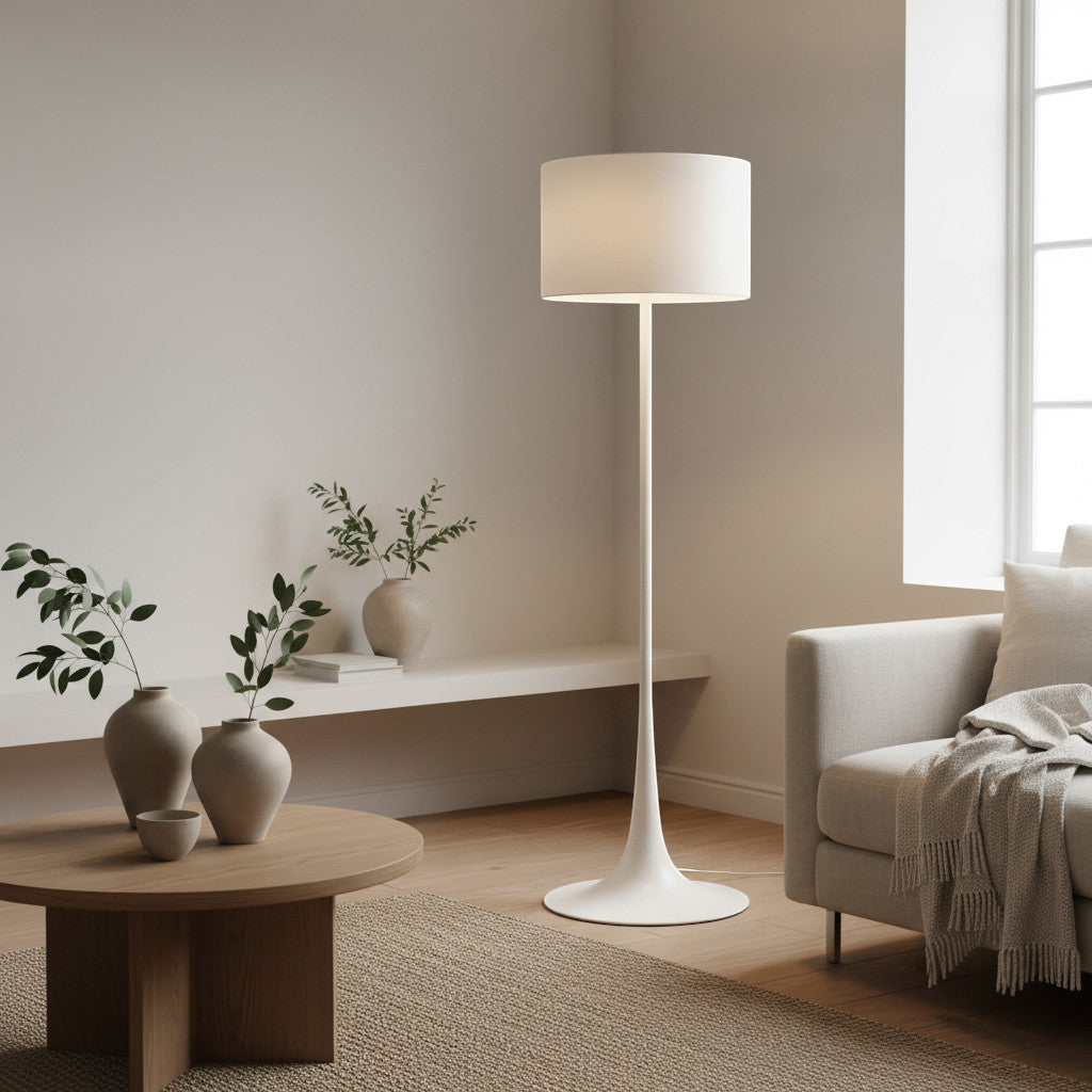 Gulvlampe i et skandinavisk hjem