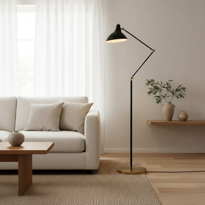 Gulvlampe i et skandinavisk hjem