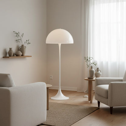 Gulvlampe i et skandinavisk hjem
