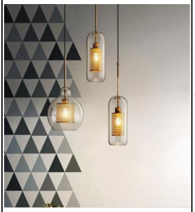 Pendellampe i klart glass med gyllent metallnett